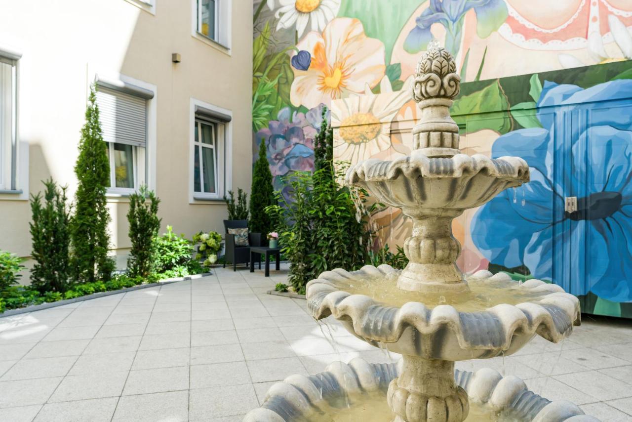 Komeda Apartment Hidden In Poznan Old Town By Noclegi Renters Exterior photo
